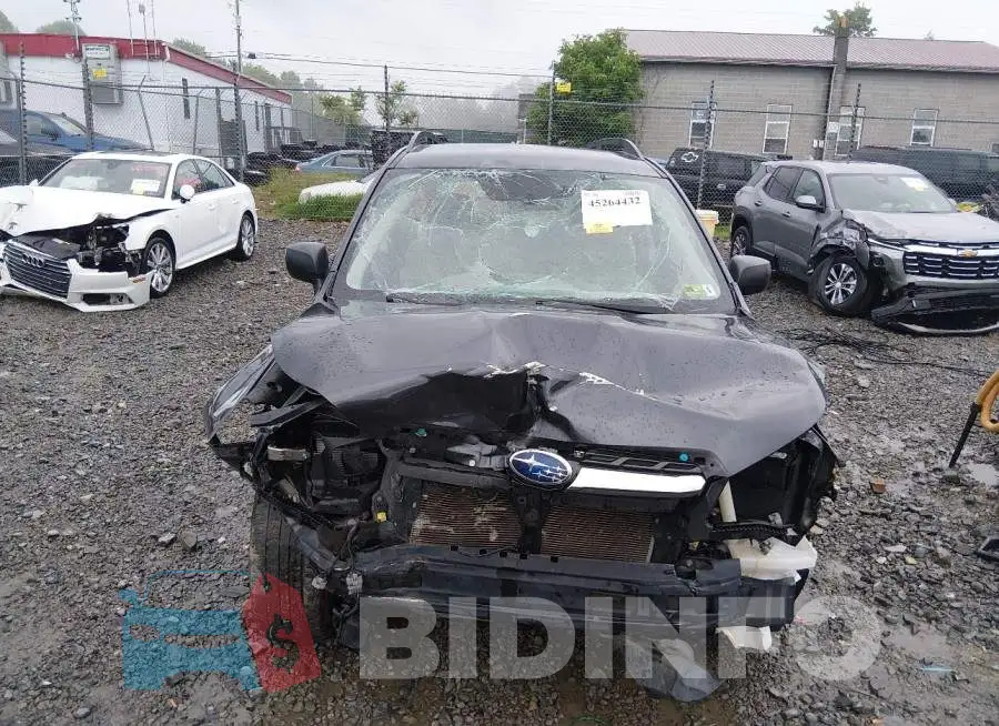 JF2SJABC4JH587990 Photo# 6