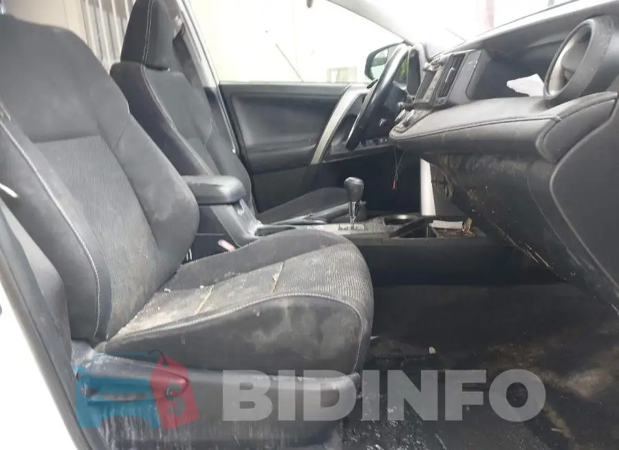 JTMRFREV0HJ113628 Photo# 5