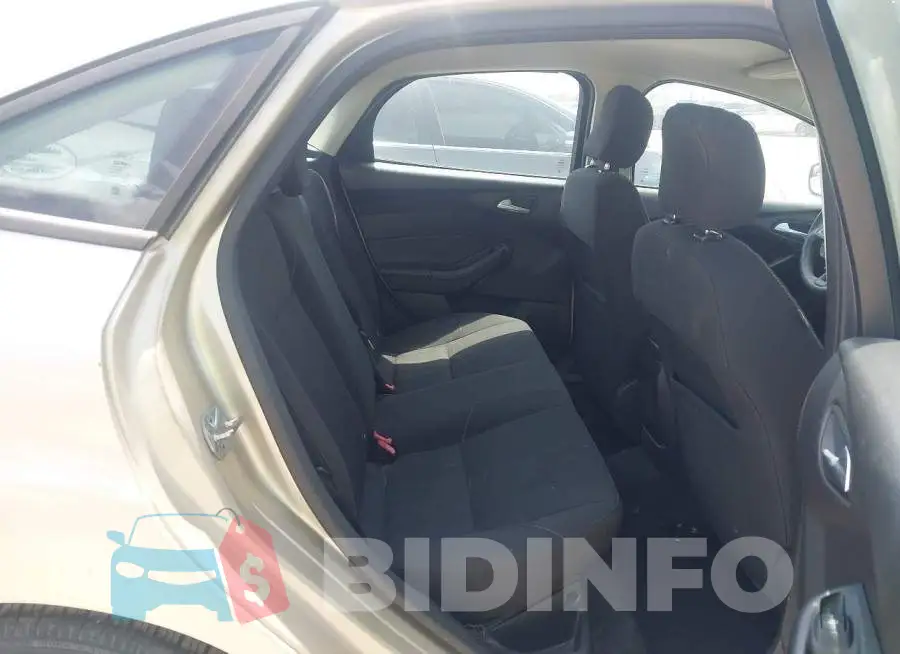 1FADP3F2XHL309417 Photo# 8