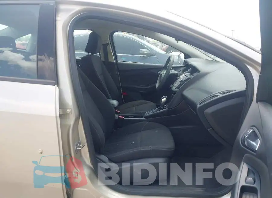 1FADP3F2XHL309417 Photo# 5