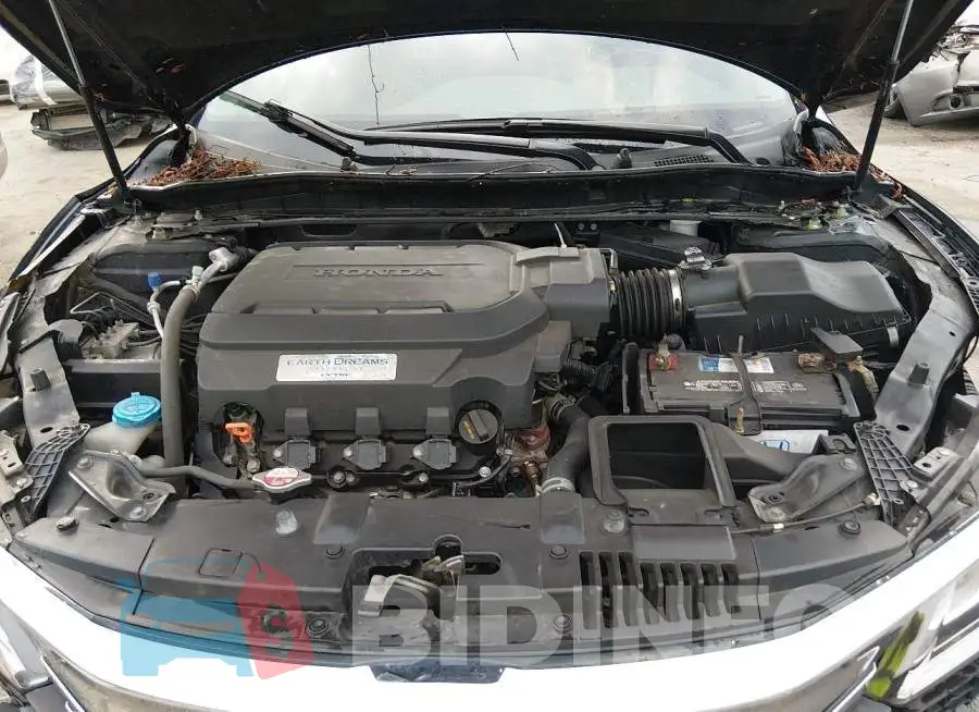 1HGCR3F81HA028883 Photo# 10