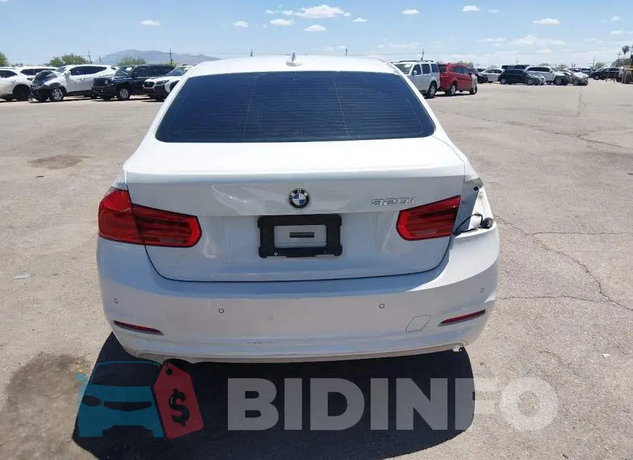 WBA8E1G31HNU18508 Photo# 17
