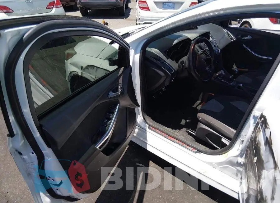 1FADP3L99GL212984 Photo# 5