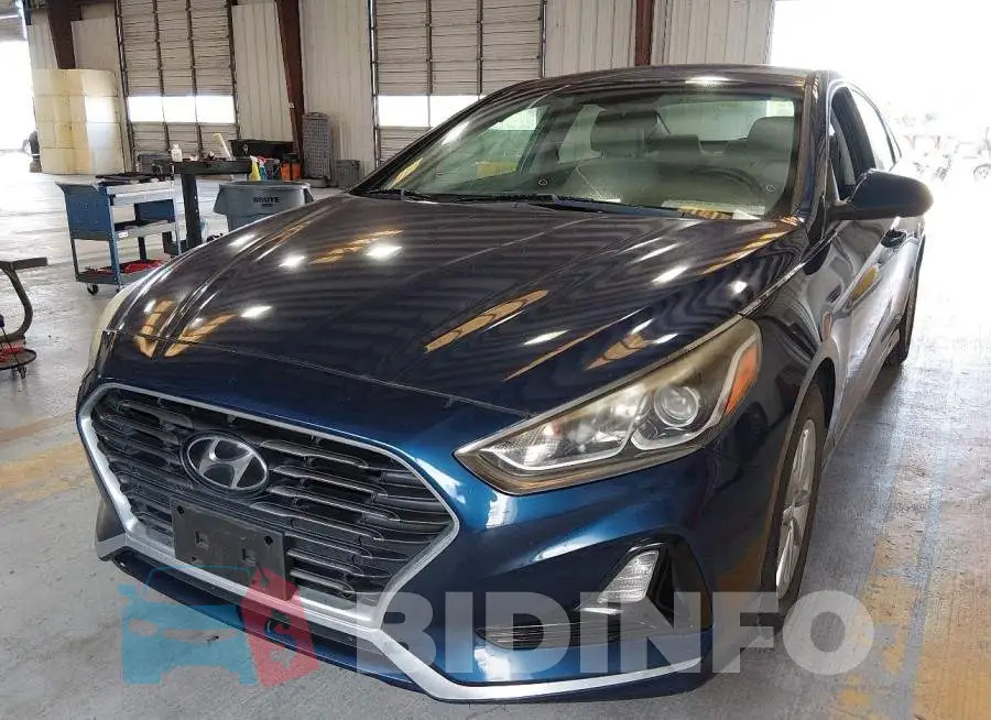 5NPE24AA8KH774792 Photo# 2