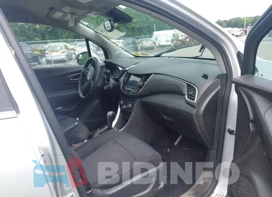 3GNCJPSB1JL308632 Photo# 5