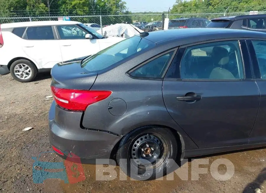 1FADP3E23GL402876 Photo# 6