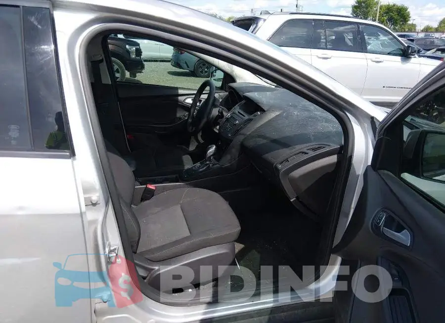 1FADP3F2XGL202902 Photo# 5