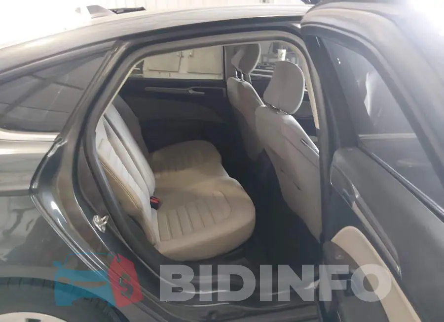 3FA6P0G71LR201134 Photo# 8