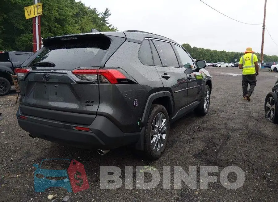 2T3A1RFV8RC470151 Photo# 4