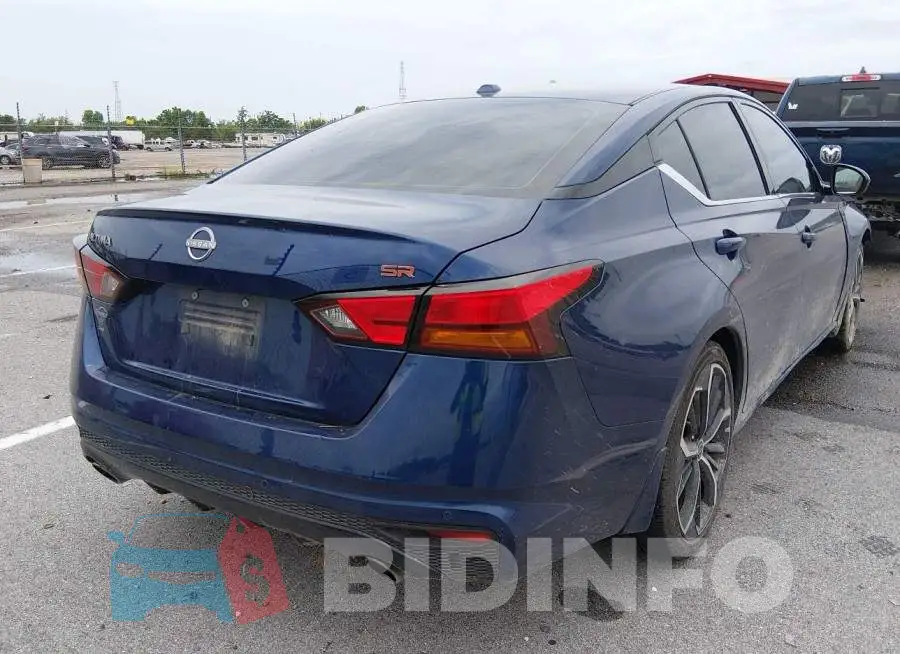 1N4BL4CV3RN300877 Photo# 4