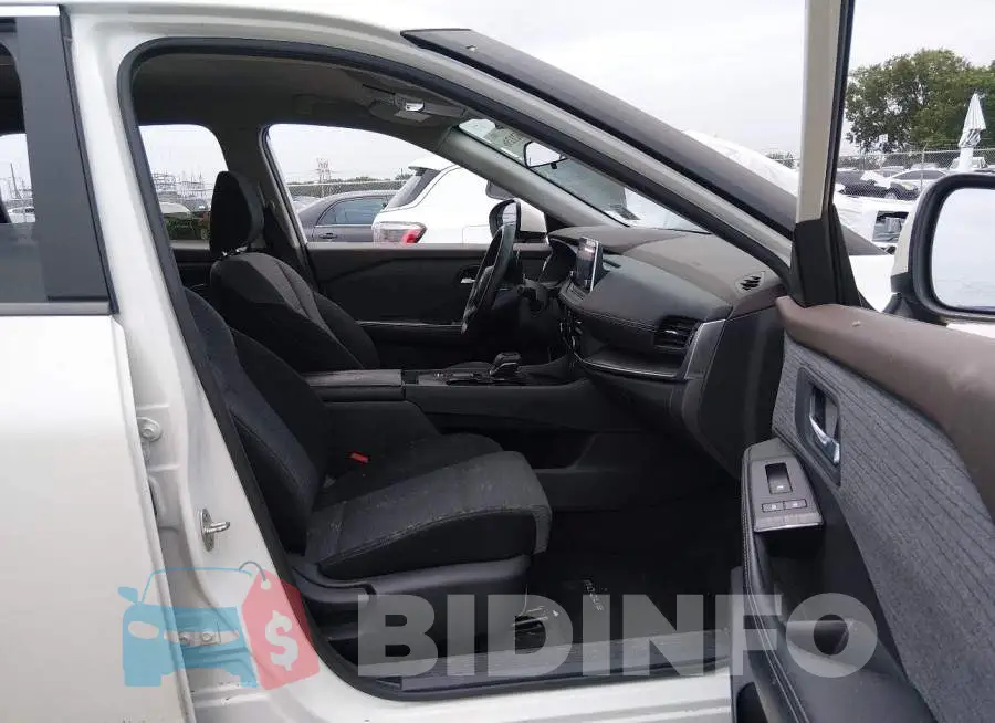 JN8BT3BA1PW416948 Photo# 5