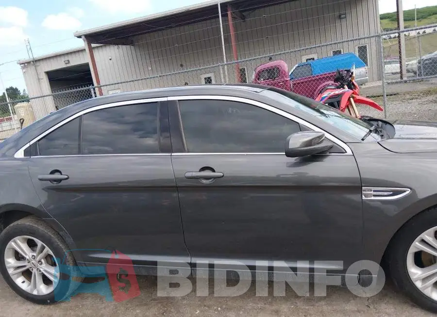 1FAHP2E82JG113679 Photo# 14