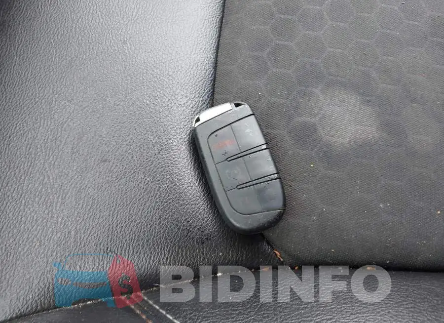 3C4NJDBB9LT100937 Photo# 11