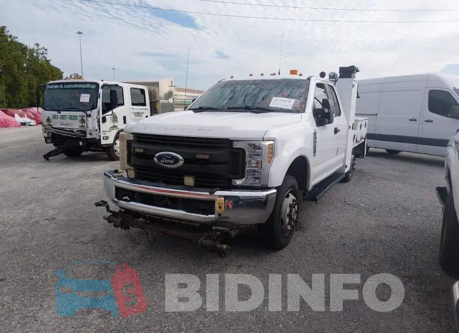 1FD7X3B61JEB52964 Photo# 2