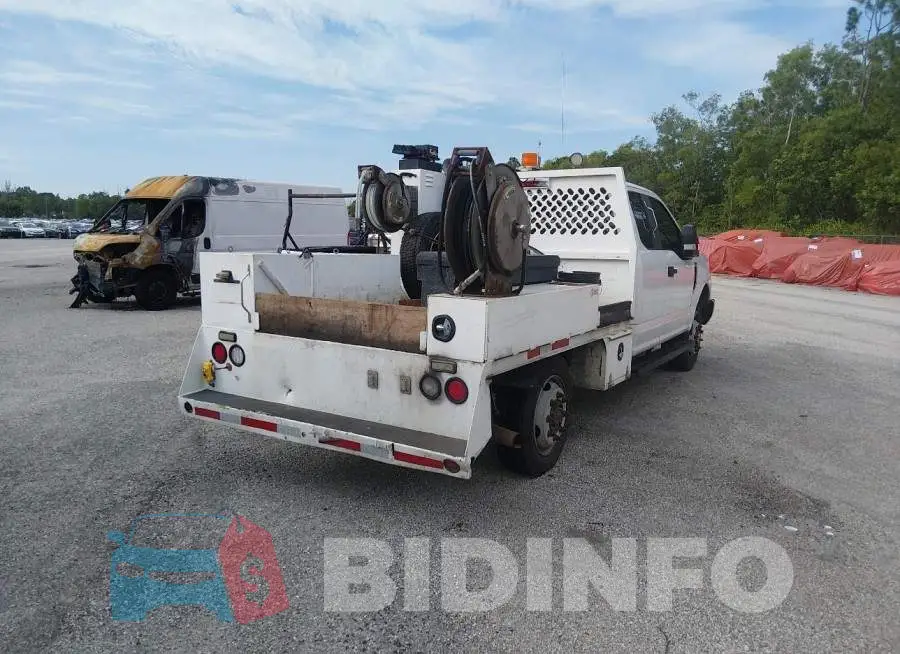 1FD7X3B61JEB52964 Photo# 4