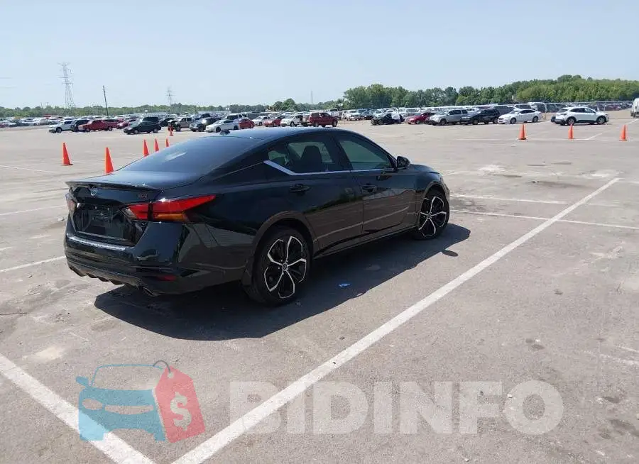 1N4BL4CV9PN406411 Photo# 4