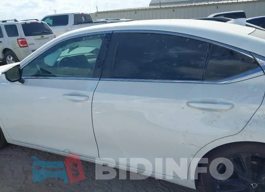 58AJZ1B15PU141174 Photo# 13