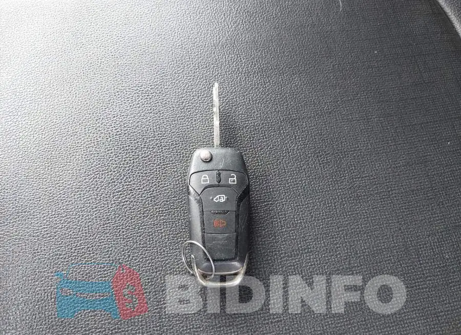 NM0LS7E27K1400741 Photo# 11