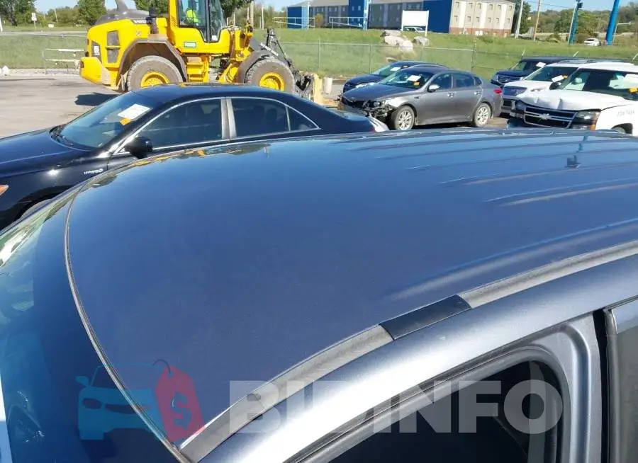 JA4AZ3A32JZ059210 Photo# 17