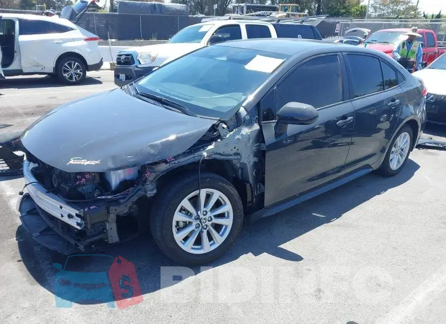JTDBCMFE8S3099677 Photo# 2