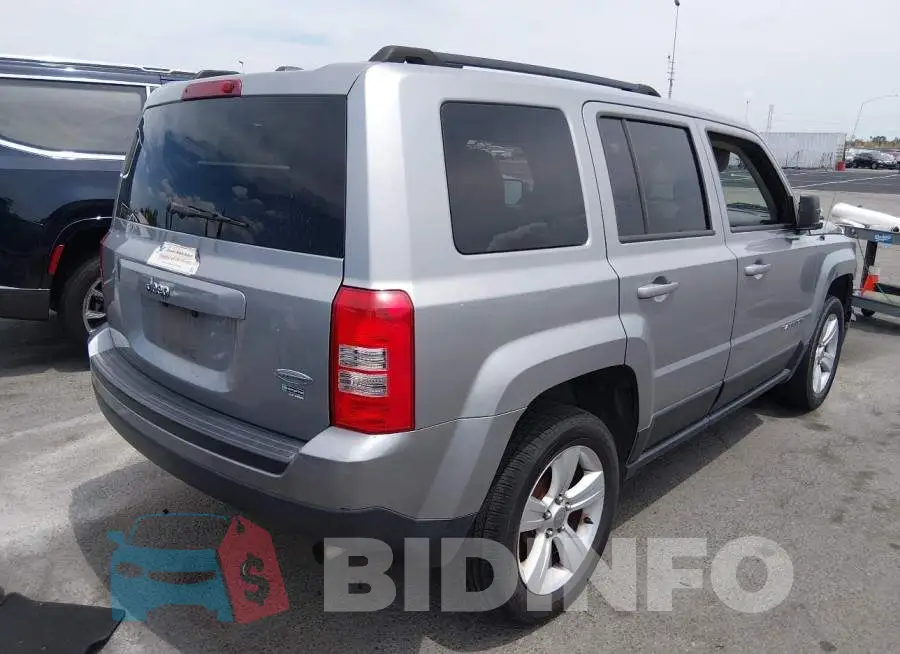 1C4NJPFB4GD813834 Photo# 4