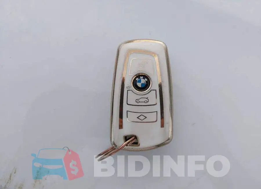 WBA8A3C55GK688713 Photo# 11