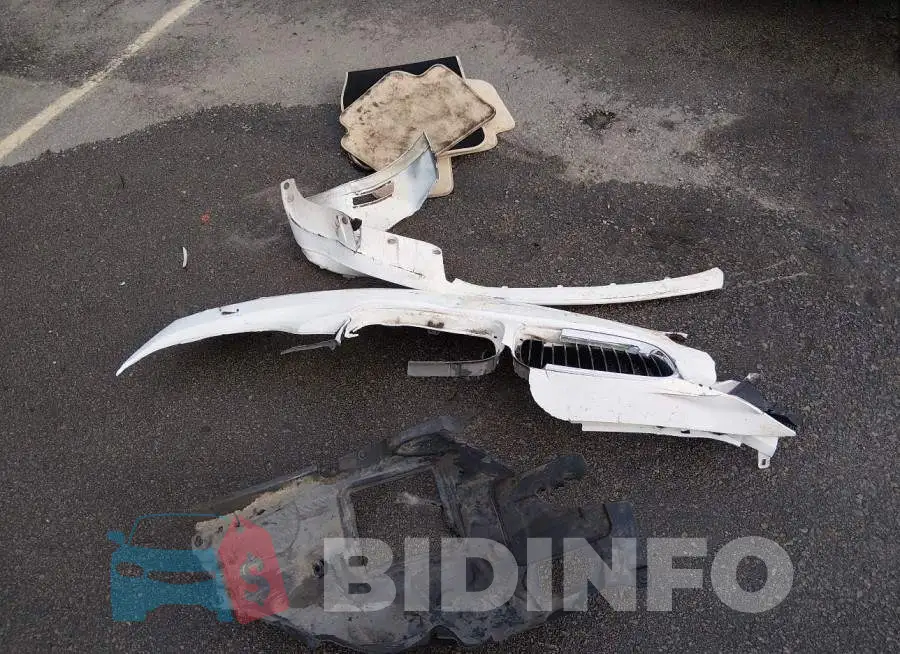 WBA8A3C55GK688713 Photo# 12