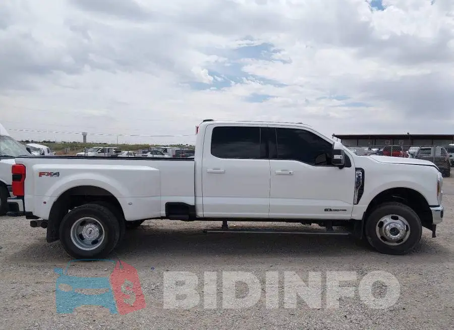 1FT8W3DT5PED67593 Photo# 13