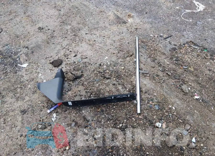 1GNLCDEC9LR146435 Photo# 12