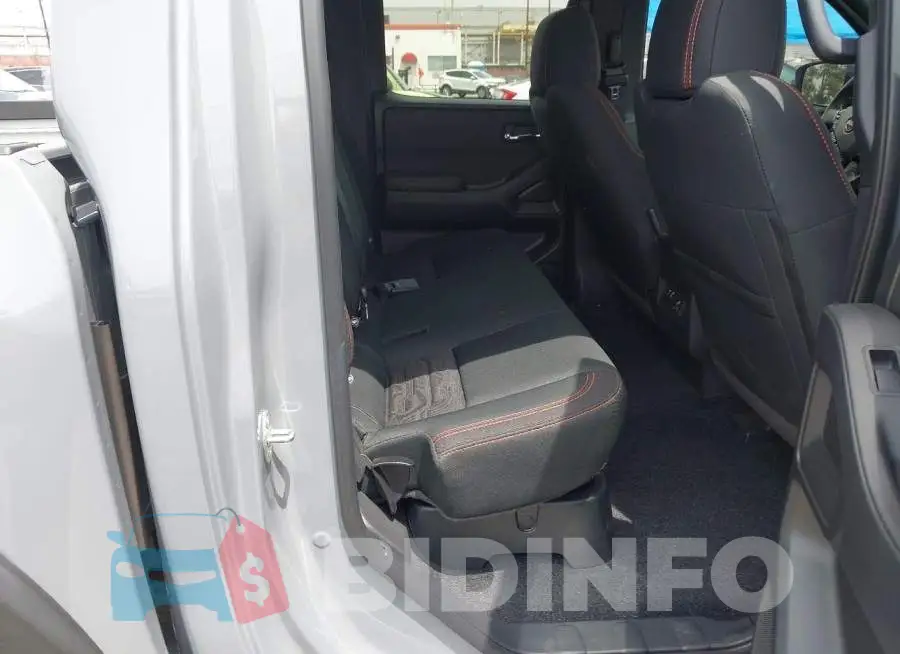 1N6ED1EK5PN658823 Photo# 8