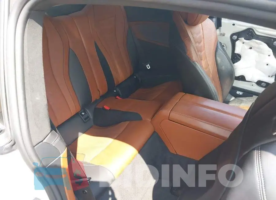 WBAAE2C06PCM89684 Photo# 8