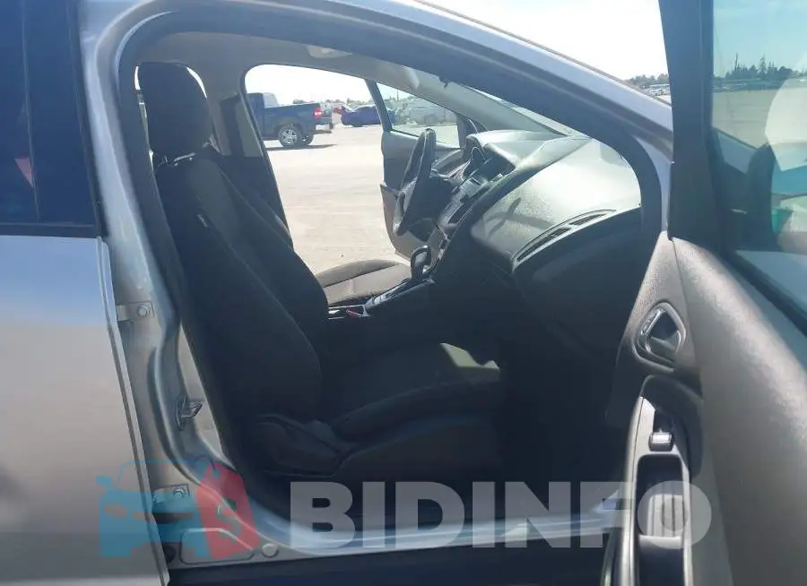 1FADP3E29GL276233 Photo# 5