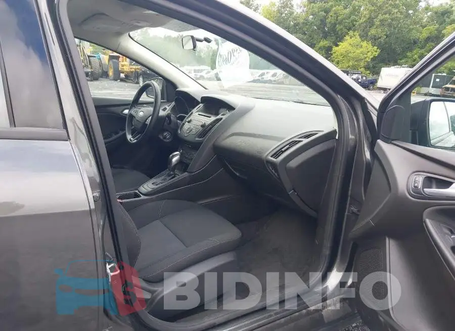 1FADP3F20GL312423 Photo# 5