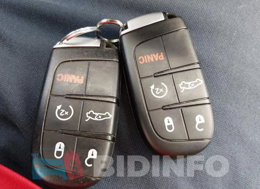 2C3CDXJG4KH660275 Photo# 11
