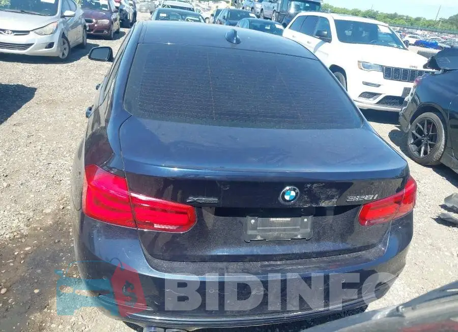 WBA8E3G57GNT80522 Photo# 16