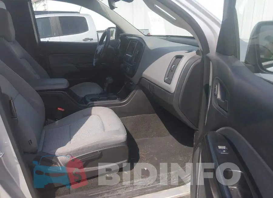 1GCHSBE35G1262449 Photo# 5