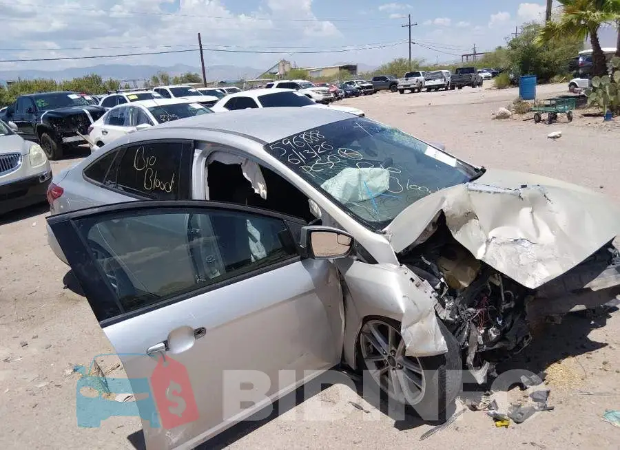 1FADP3F2XJL327468 Photo# 12
