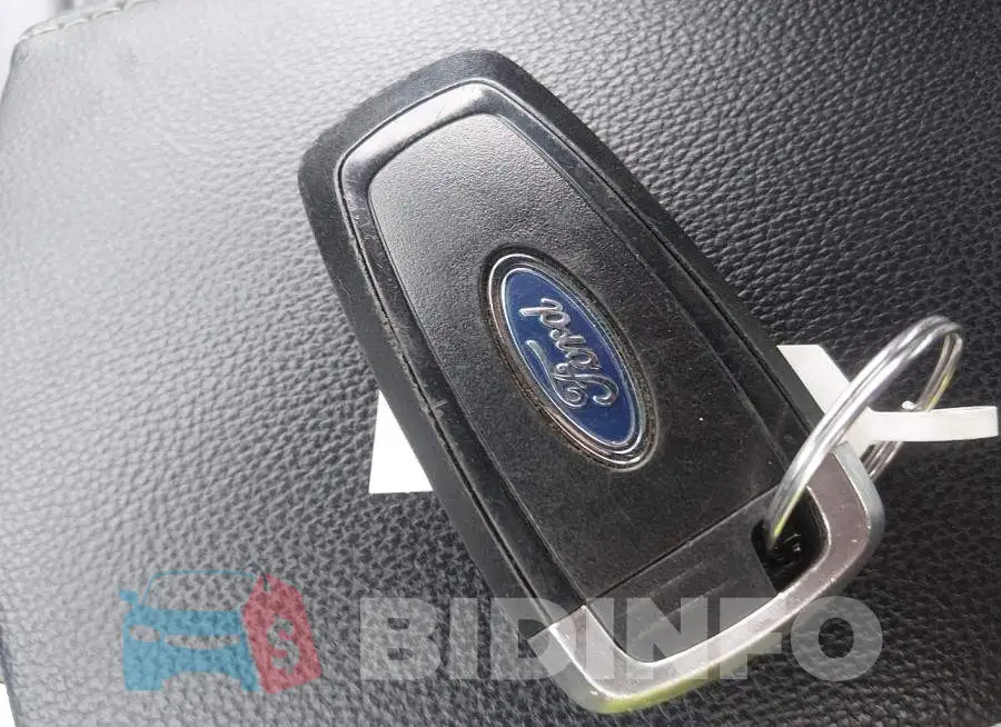 3FA6P0MUXKR272082 Photo# 11