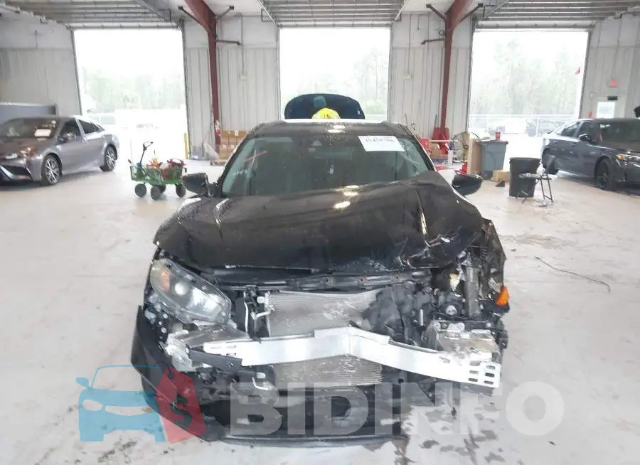 19XFC2F60KE032272 Photo# 6