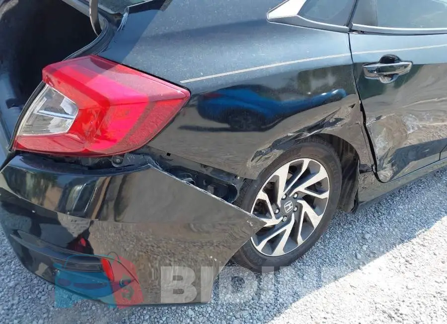 19XFC2F74HE049318 Photo# 6