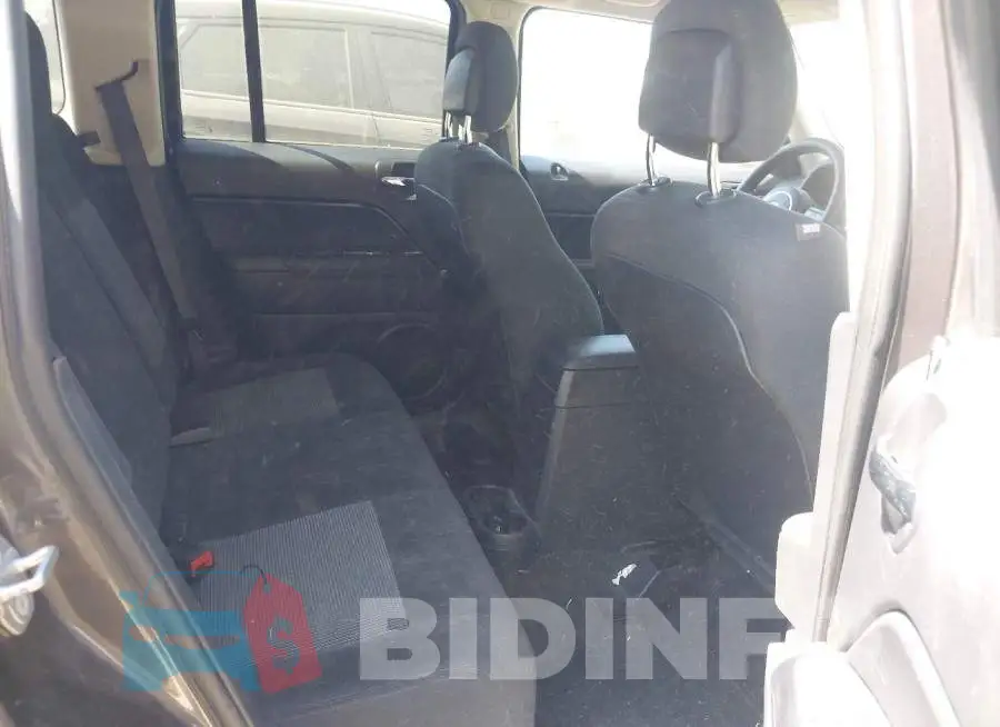 1C4NJPBA3GD669674 Photo# 8