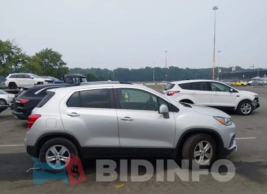 KL7CJLSB8HB227802 Photo# 13