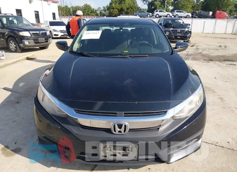 19XFC2F55HE063775 Photo# 9