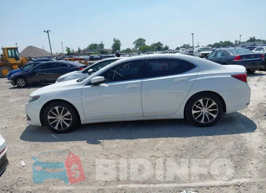 19UUB1F37HA008073 Photo# 15