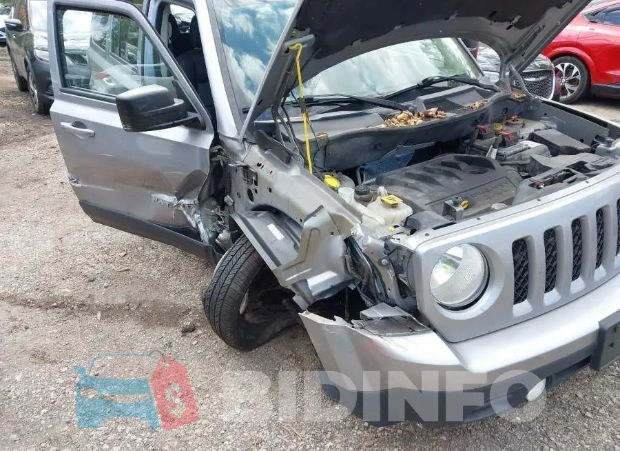 1C4NJPFB6GD653326 Photo# 6