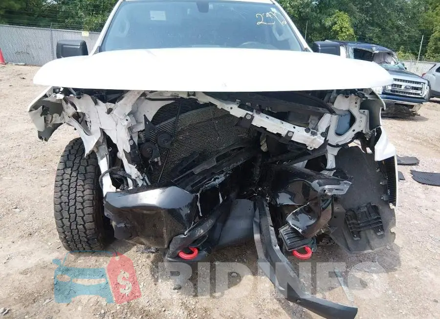 1GCPYCEF2KZ171093 Photo# 6