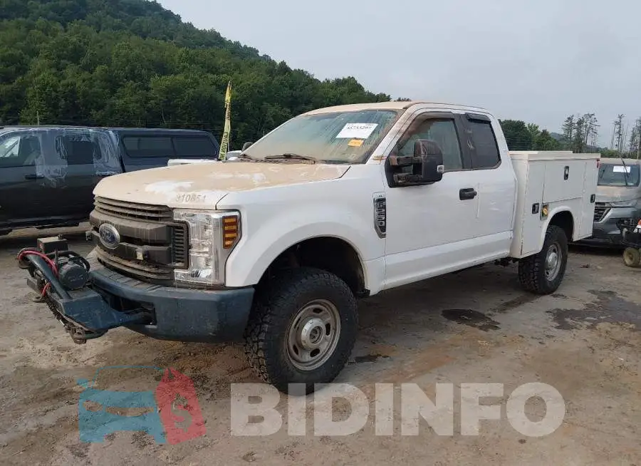 1FT7X2B61JEB98938 Photo# 2