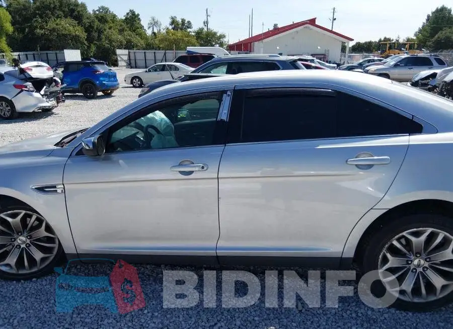 1FAHP2F88KG114464 Photo# 13