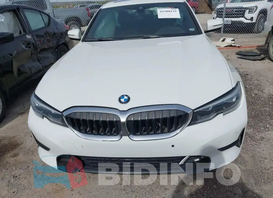 3MW5R7J0XN8C61245 Photo# 12