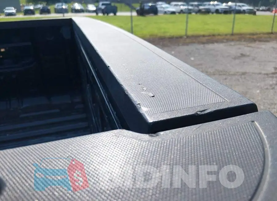 1GCHSBENXJ1247793 Photo# 6